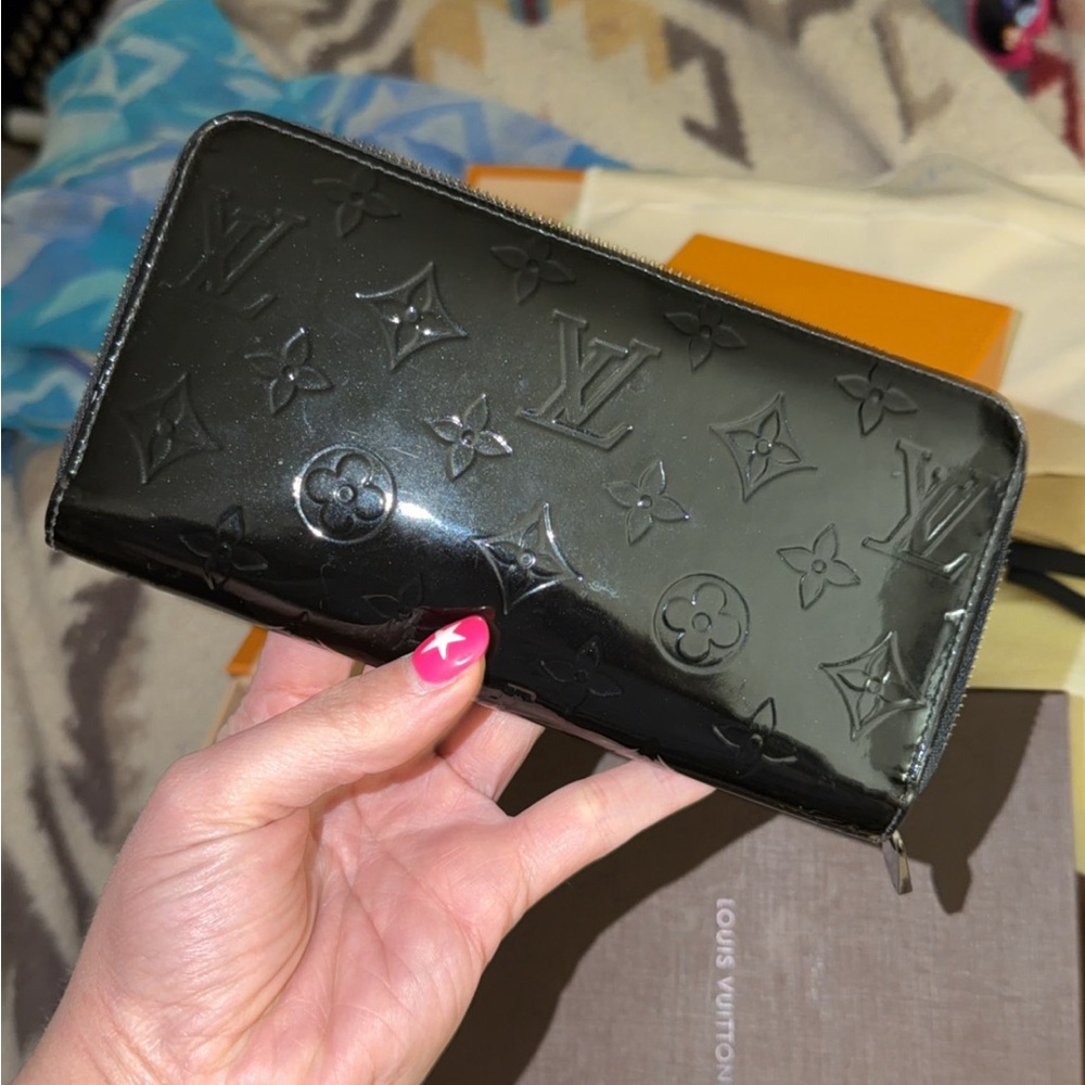 Louis Vuitton Black Textured Zipper Wallet
